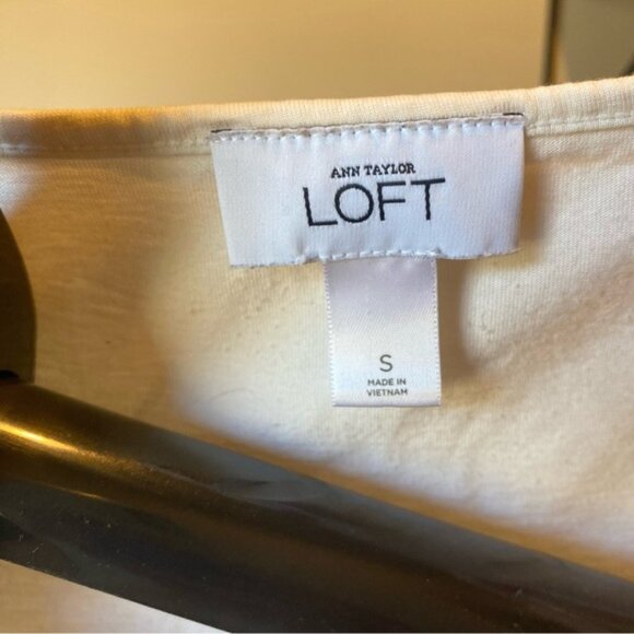 Elegant Cream Top - Picture 2 of 3